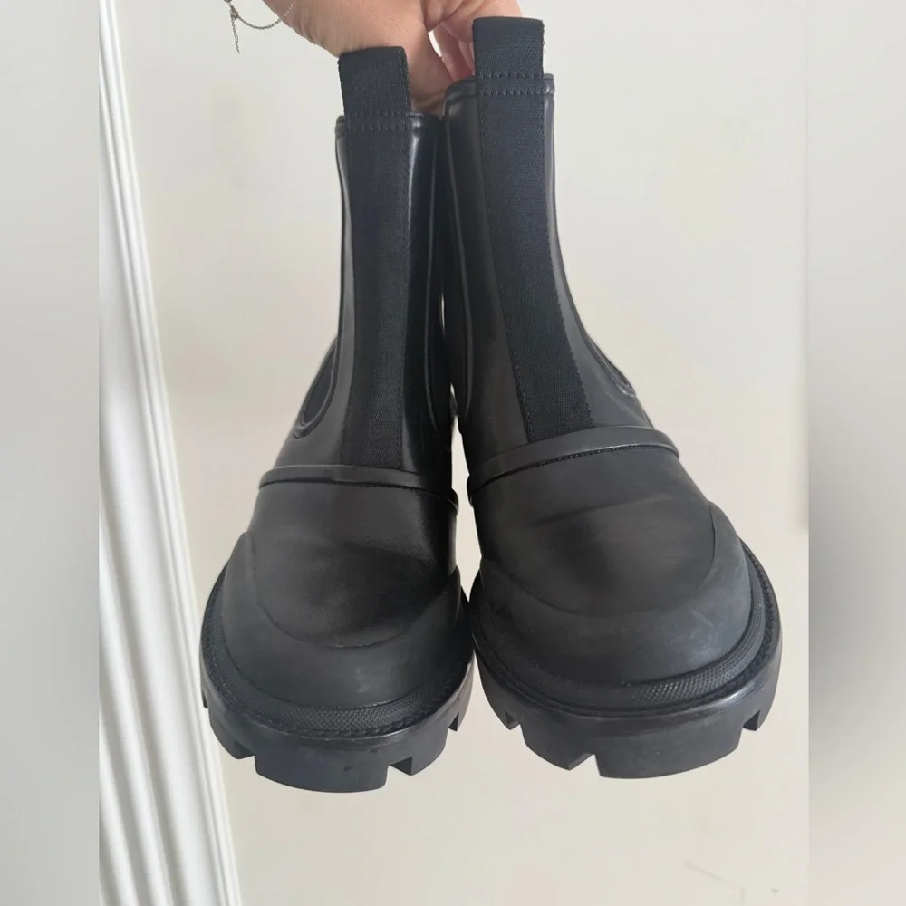 TORY BURCH Chelsea Lug Sole Ankle Boots Sz 8/8.5
